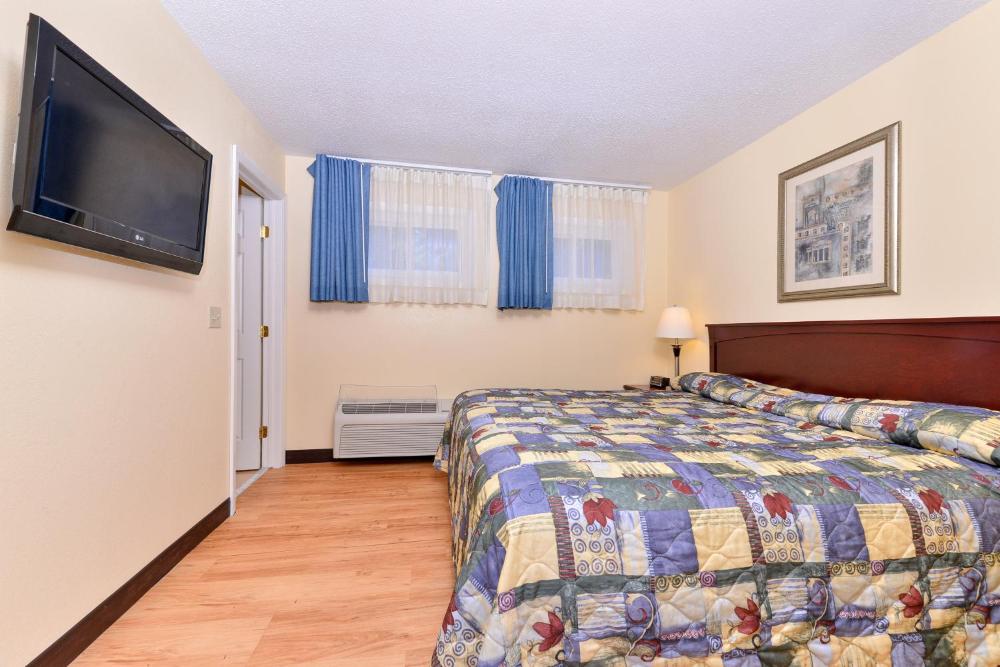 King Suite with Sofa Bed interior