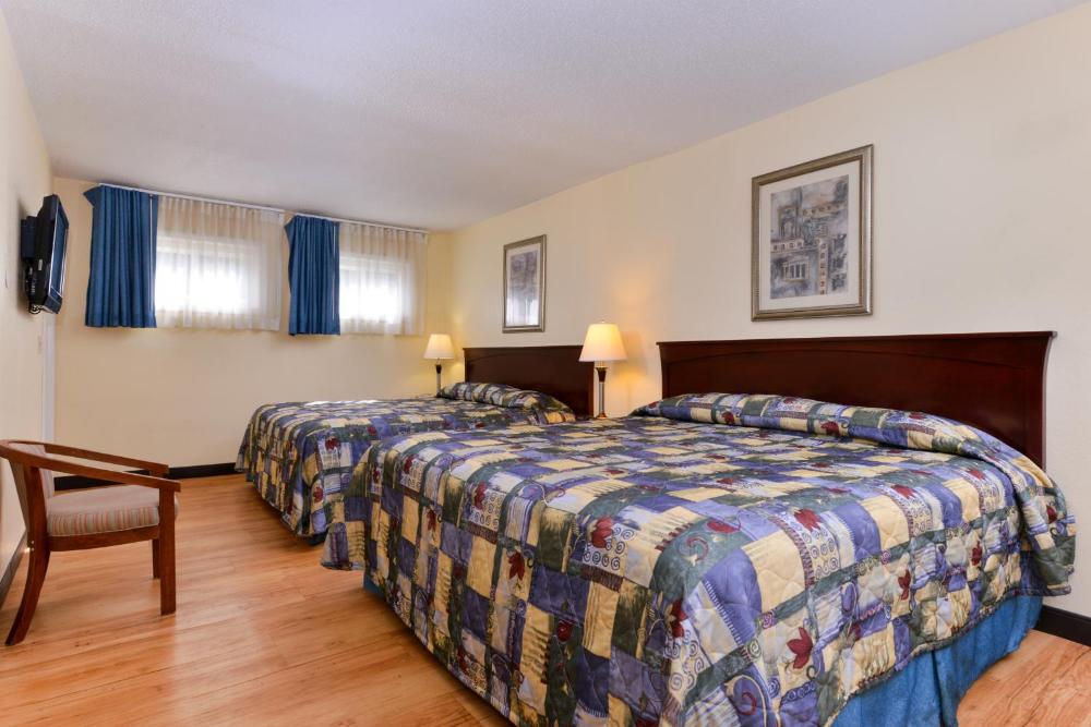 King Suite with Two King Beds and Sofa Bed interior